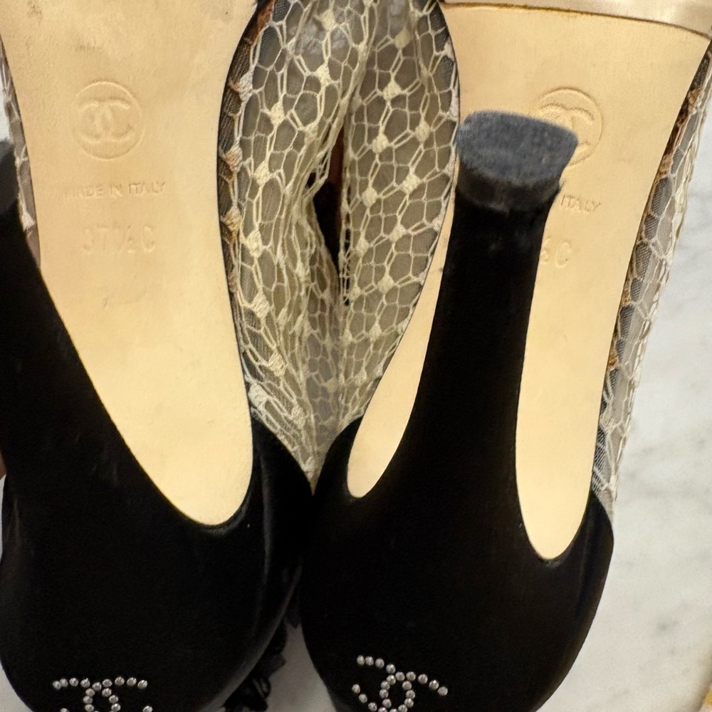 CHANEL Black and Cream Lace Ankle Boots - Picture 6 of 7